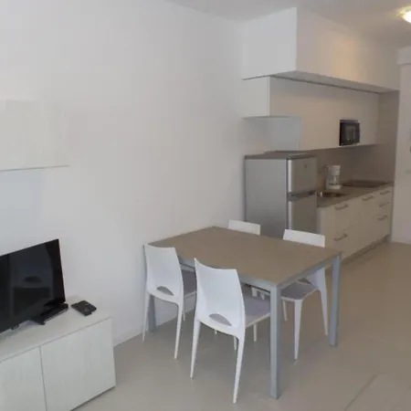 Apartmán Sunny With Rooftop Pool Bibione