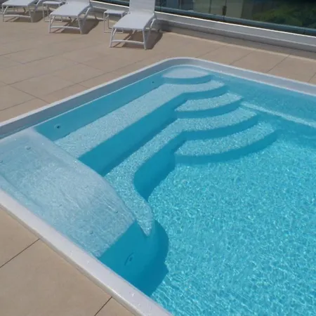 Sunny With Rooftop Pool * ביביונה